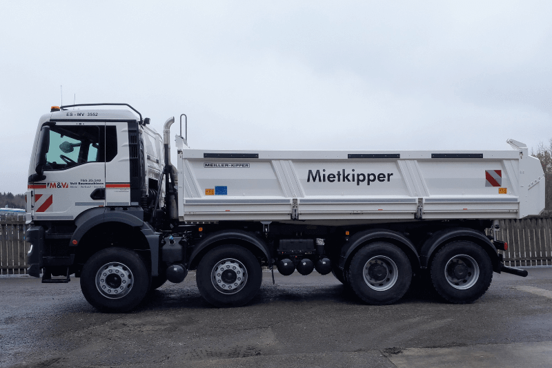 Seite des MAN TGS 35.510 8x4 BB Kippers