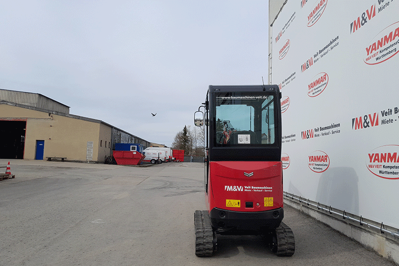 Heckansicht des Yanmar SV 19 Minibaggers mit kompakter Bauweise für sicheres Arbeiten auf engen Baustellen und in innerstädtischen Bereichen