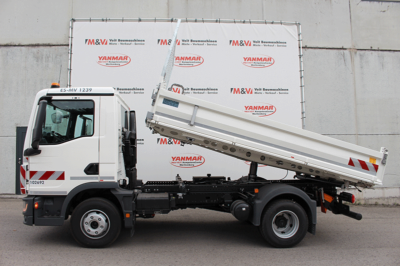 Dreiseitenkipper des MAN TGL 12.220 Automatik mit flexibler Kippfunktion für Baustelleneinsätze