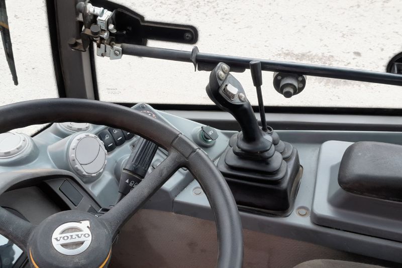 Bedienung des Radladers Volvo L20F