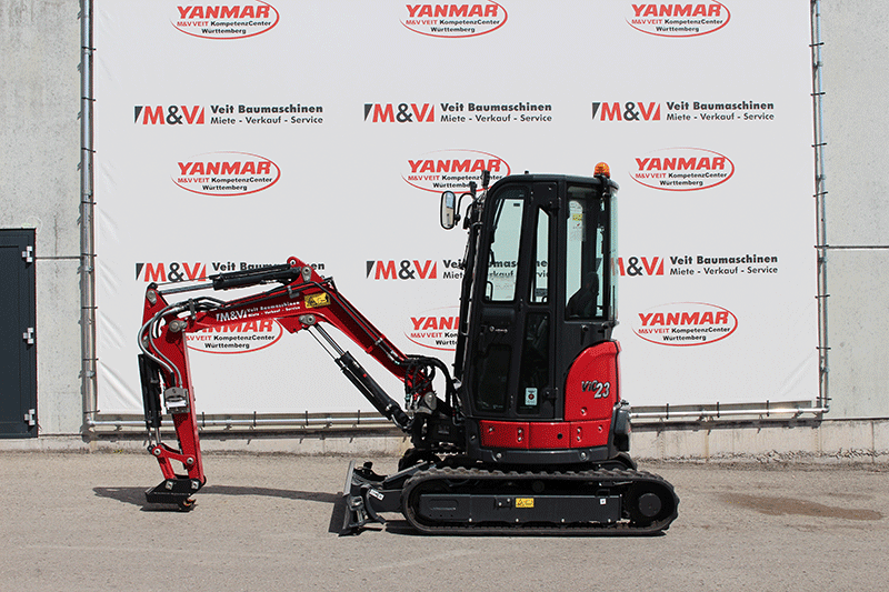 Seitenansicht des Yanmar VIO 23-6 Nullheckbaggers zur Miete mit kompakter Bauform, stabilem Laufwerk und idealer Übersicht für präzise Arbeiten auf der Baustelle
