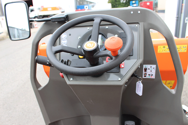 Diesel Raddumper Ausa D151AHA hat ein einfaches Cockpit