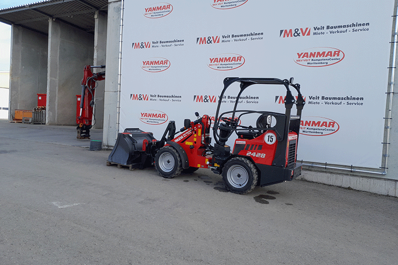 Schäffer Radlader 2428-2 mieten für Erdarbeiten, Materialumschlag und Baustellen im professionellen Einsatz – wendig, kraftvoll und zuverlässig