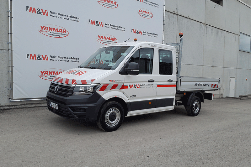 VW Crafter Doka in Stuttgart mieten – Siebensitzer mit Doppelkabine und großzügiger Ladefläche, ideal für Baustellen, Handwerksbetriebe und gewerbliche Transporte im Raum Stuttgart.