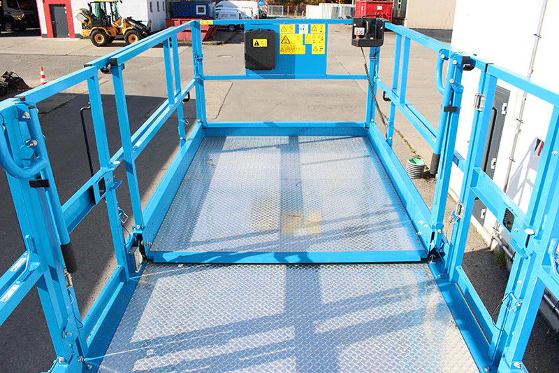 Vergrößerte Arbeitsfläche für effizientes Arbeiten in der Höhe