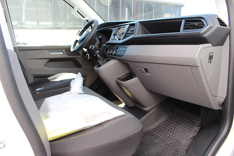 Schöner Innenraum im VW T6.1 Transporter