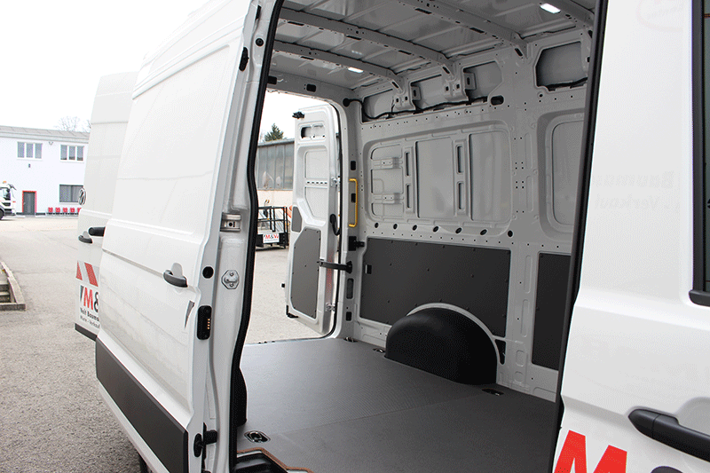 Einfache Beladung im VW Crafter 2.0 TDI Transporter