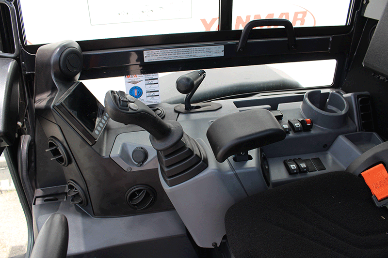 Sehr gute Bedienelemente im Yanmar Vio 38-7 Bagger