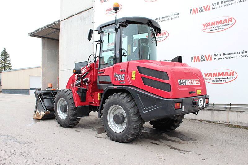Yanmar V 70 Radlader Schwenklader zur Miete in Stuttgart – wendiger und leistungsstarker Baustellenlader für Erdarbeiten, Materialumschlag und vielseitige Einsätze im Raum Stuttgart.