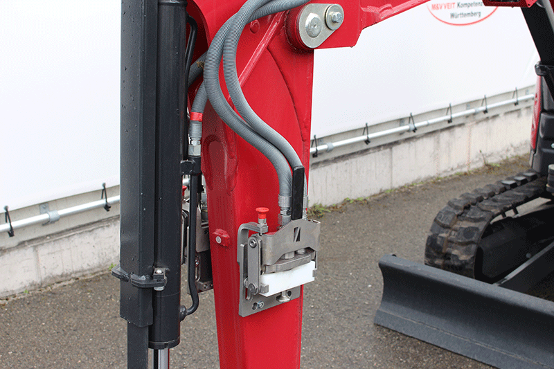 Yanmar VIO 26-6 Nullheck-Minibagger mit M&V Lock Schnellwechselsystem für schnellen und sicheren Wechsel von Anbaugeräten – ideal für flexible Einsätze auf der Baustelle
