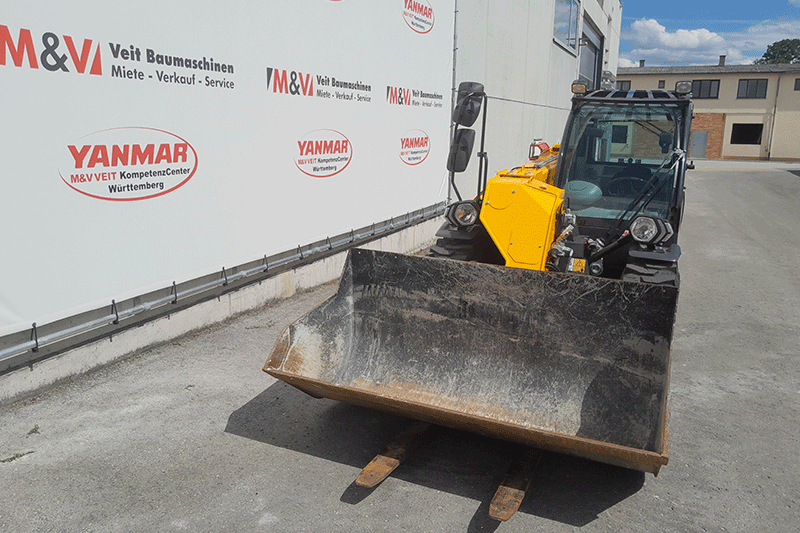 Frontansicht des Dieci Smart 20.4 Teleskopladers mit robuster Bauweise, stabiler Bereifung und kompakter Bauform – ideal für Baustelle, Handwerk und Industrieeinsatz.