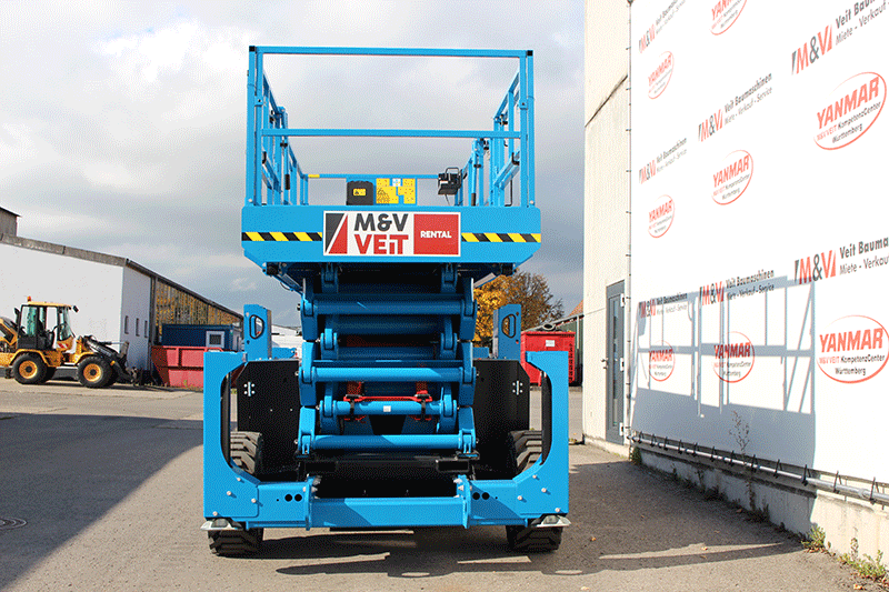 Heckansicht der Genie GS-5390 RT – stabile Rough-Terrain-Scherenarbeitsbühne für Draussen