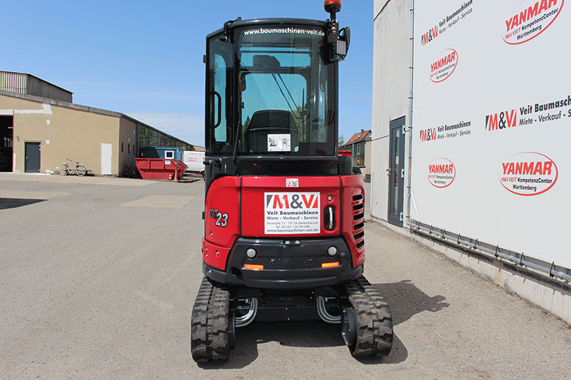 Heckansicht des Yanmar VIO 23-6 Nullheckbaggers zur Miete mit kompakter Bauweise, robuster Konstruktion und guter Übersicht für sicheres Arbeiten auf der Baustelle
