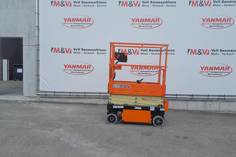 Seitenansicht der JLG ES1530 Scherenarbeitsbühne mit Scherenpaket und Plattform