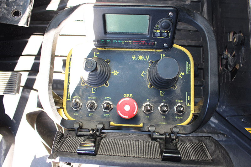 Fernbedienung des Dieci Pegasus 50.25 Teleskopladers zur präzisen Steuerung aus der Distanz