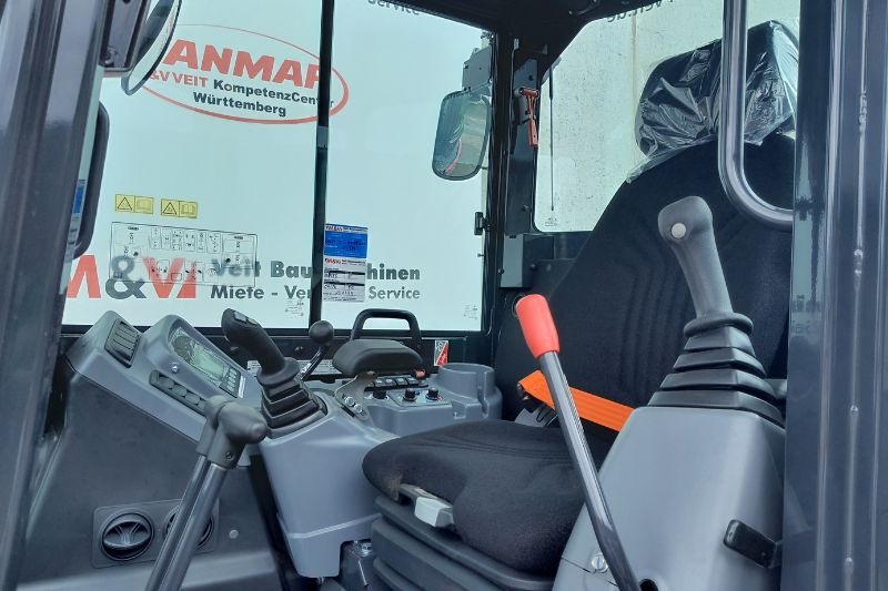 Kabine des Yanmar ViO57-6B