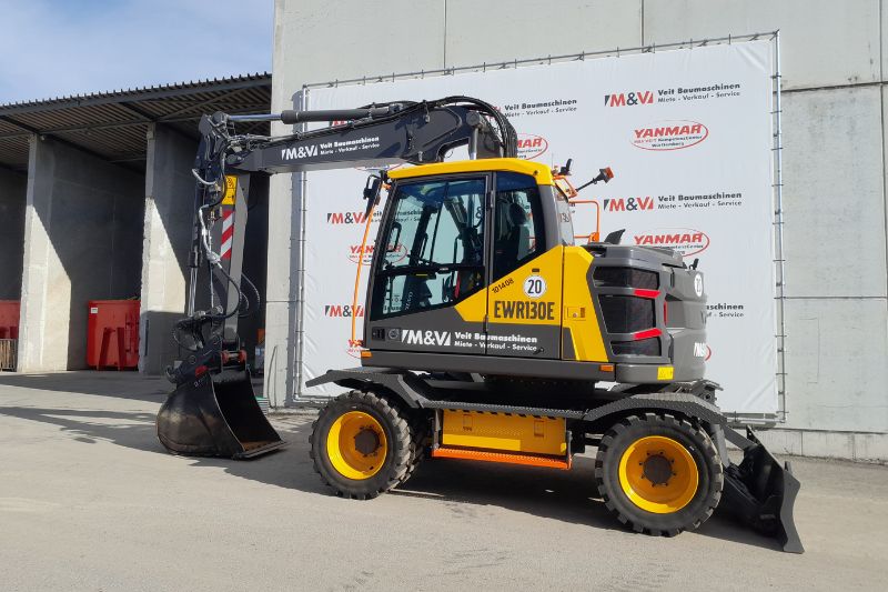 Einsatzbild des Mobilbaggers Volvo EWR 130E OQ65