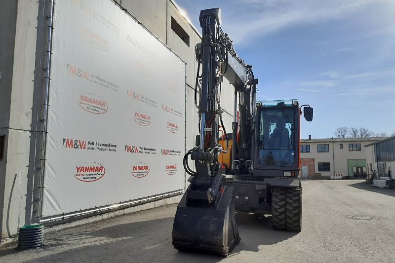 Flexibler Mobilbagger von Volvo mit OQ65