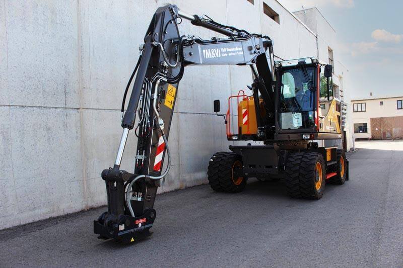 EWR170E versatile escavatore volvo gommato con braccio articolato Volvo-ewr170e-mobilbagger-vorne