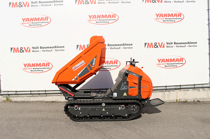 Cormidi C 1500 Kettendumper im gekippten Zustand – kontrolliertes und effizientes Entladen von Schüttgut auf der Baustelle