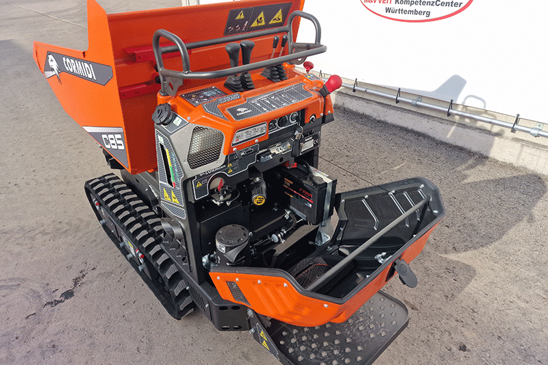 Motor des Cormidi C13.85 HI Kettendumper mit leistungsstarkem und effizientem Dieselmotor – kraftvoller Antrieb für hohe Nutzlast, zuverlässige Performance und geringen Verbrauch im Baustelleneinsatz bei Erdarbeiten und Materialtransport