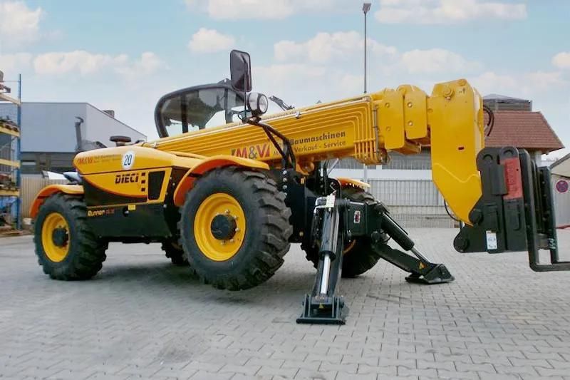 Die Front des Dieci Runner 35.12 Teleskoplader