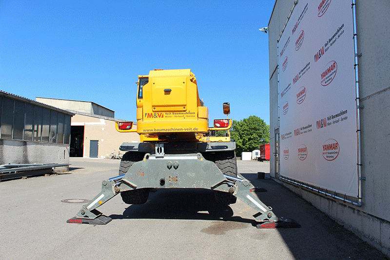 Heckansicht des Dieci Pegasus 60.16 Teleskopladers – stabile Bauweise mit massivem Heck für sichere Lastaufnahme