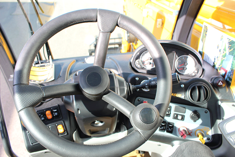 Cockpit des Dieci Pegasus 40.18 Teleskopladers mit übersichtlicher und ergonomischer Bedienung