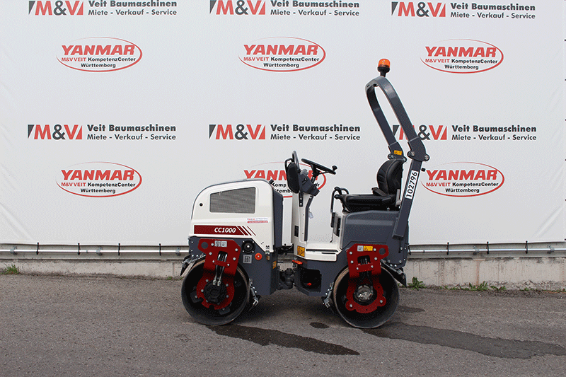 Seitenansicht der Dynapac CC 1000