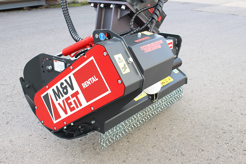 Mini BMS 105 Mulcher im Einsatz zum Mulchen – leistungsstarker Anbau-Mulcher für Vegetationspflege und Flächenbearbeitung